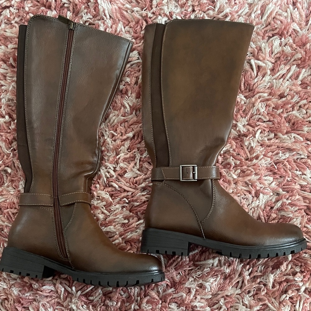New (Never Worn) Elegant Brown Knee-High Heeled Boots
